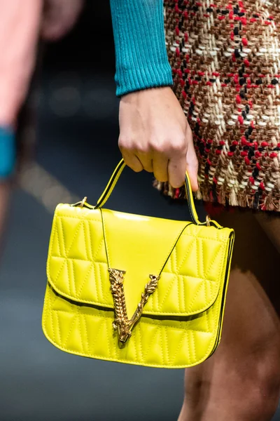 Look 61